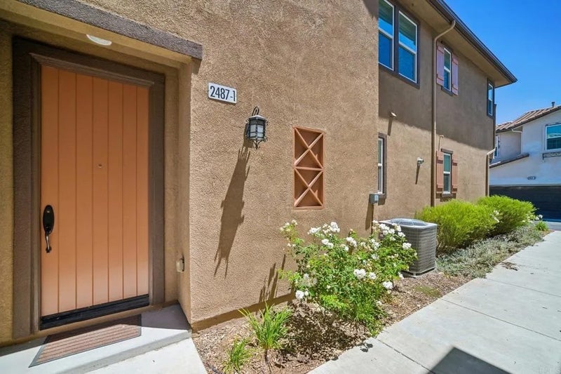 2487 Ascending Oaks Lane 1