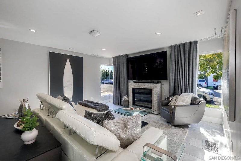 911 9Th St