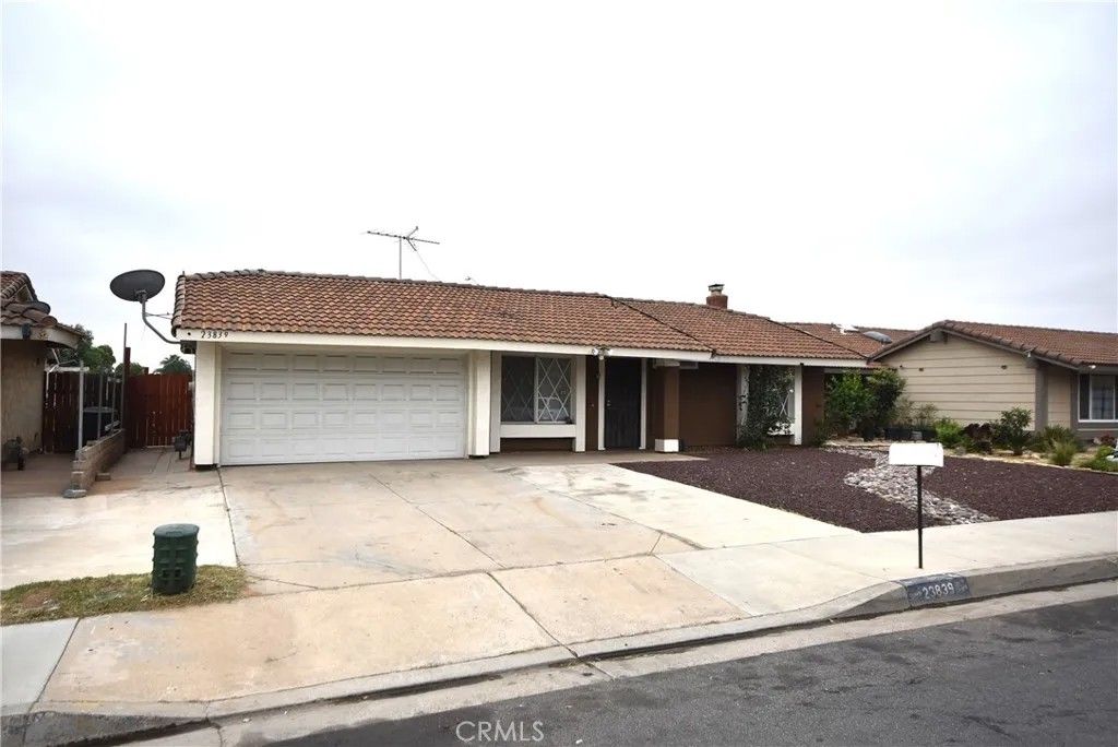 Photo of 22839 Suncrest Avenue, Moreno Valley, CA 92553 (MLS # IV26069924)