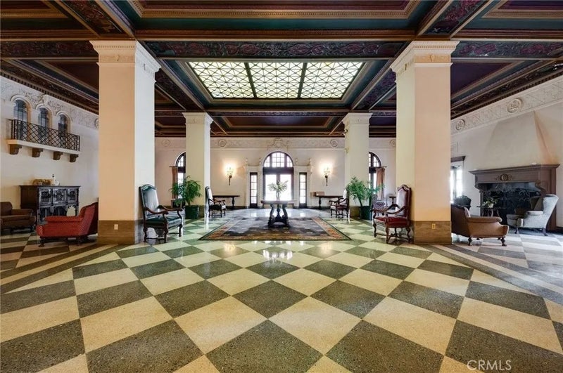 315 W 3rd 1011