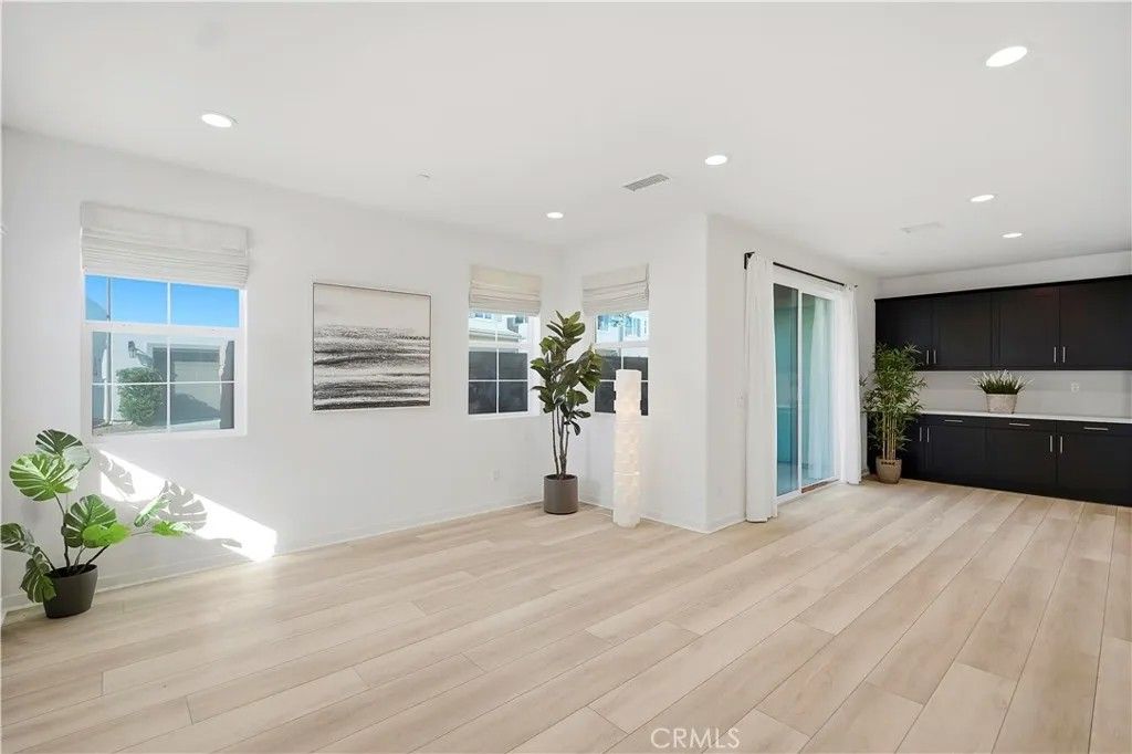 Photo of 6910 Stonecrop Ln, Fontana, CA 92336 (MLS # AR26043187)