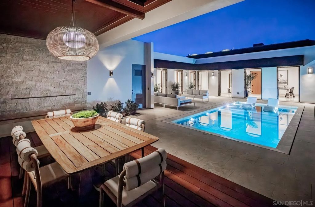 Photo of 7970 Roseland Dr, La Jolla, CA 92037 (MLS # 260005761)