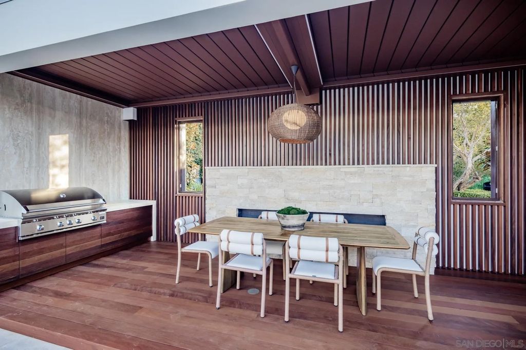 Photo of 7970 Roseland Dr, La Jolla, CA 92037 (MLS # 260005761)