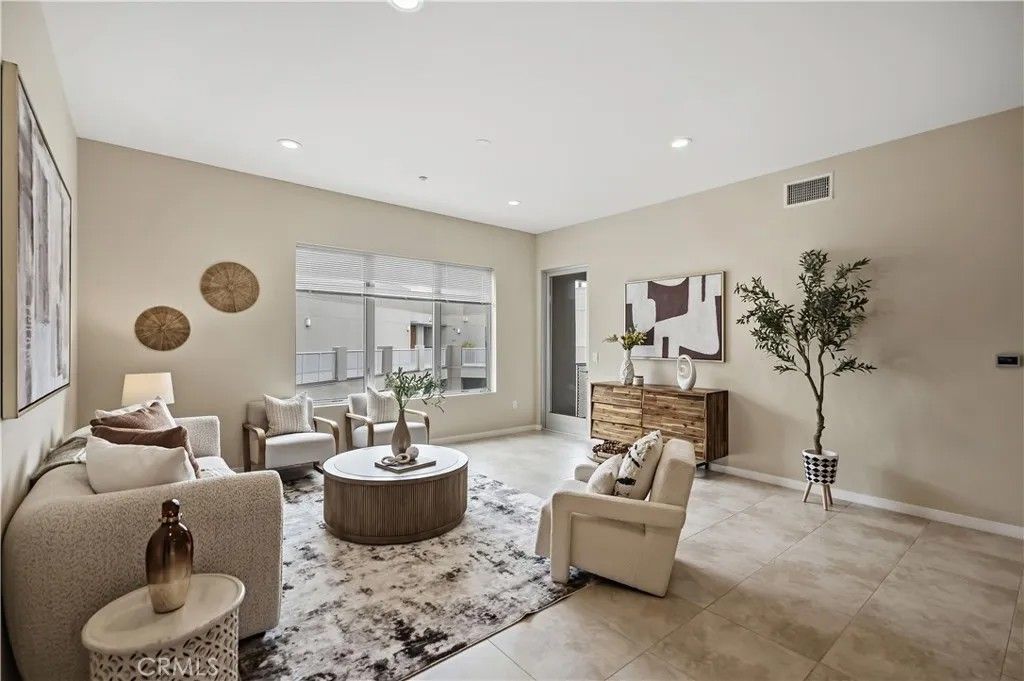 Photo of 21 Gramercy #421, Irvine, CA 92612 (MLS # AR26104809)