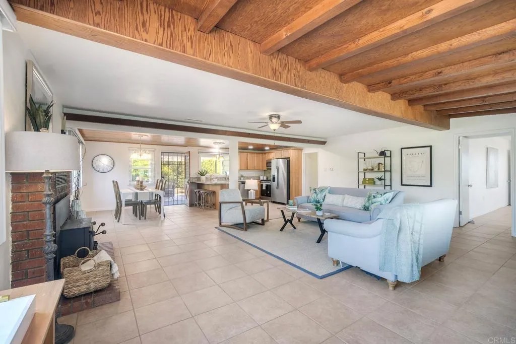 1643 Mesa Verde Dr.