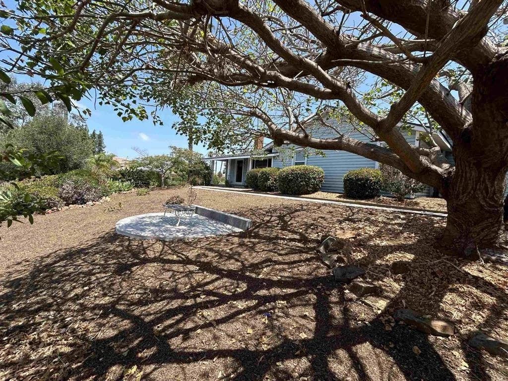 Photo of 1643 Mesa Verde Dr, Vista, CA 92084 (MLS # NDP2605760)