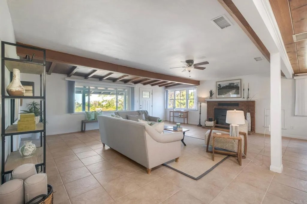1643 Mesa Verde Dr.