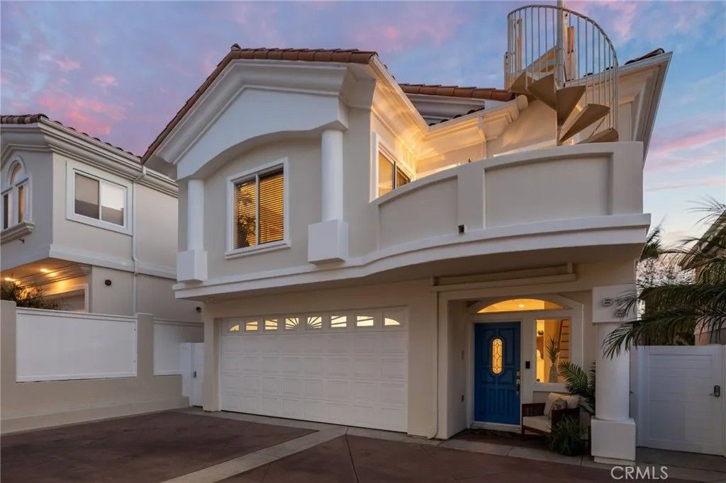 Photo of 611 N Lucia Ave #B, Redondo Beach, CA 90277 (MLS # SB26029249)