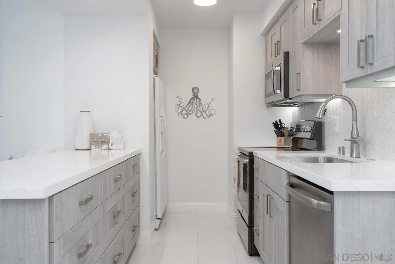 1770 Avenida Del Mundo 701