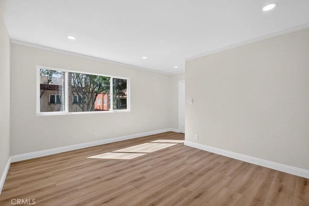 925 E Appleton