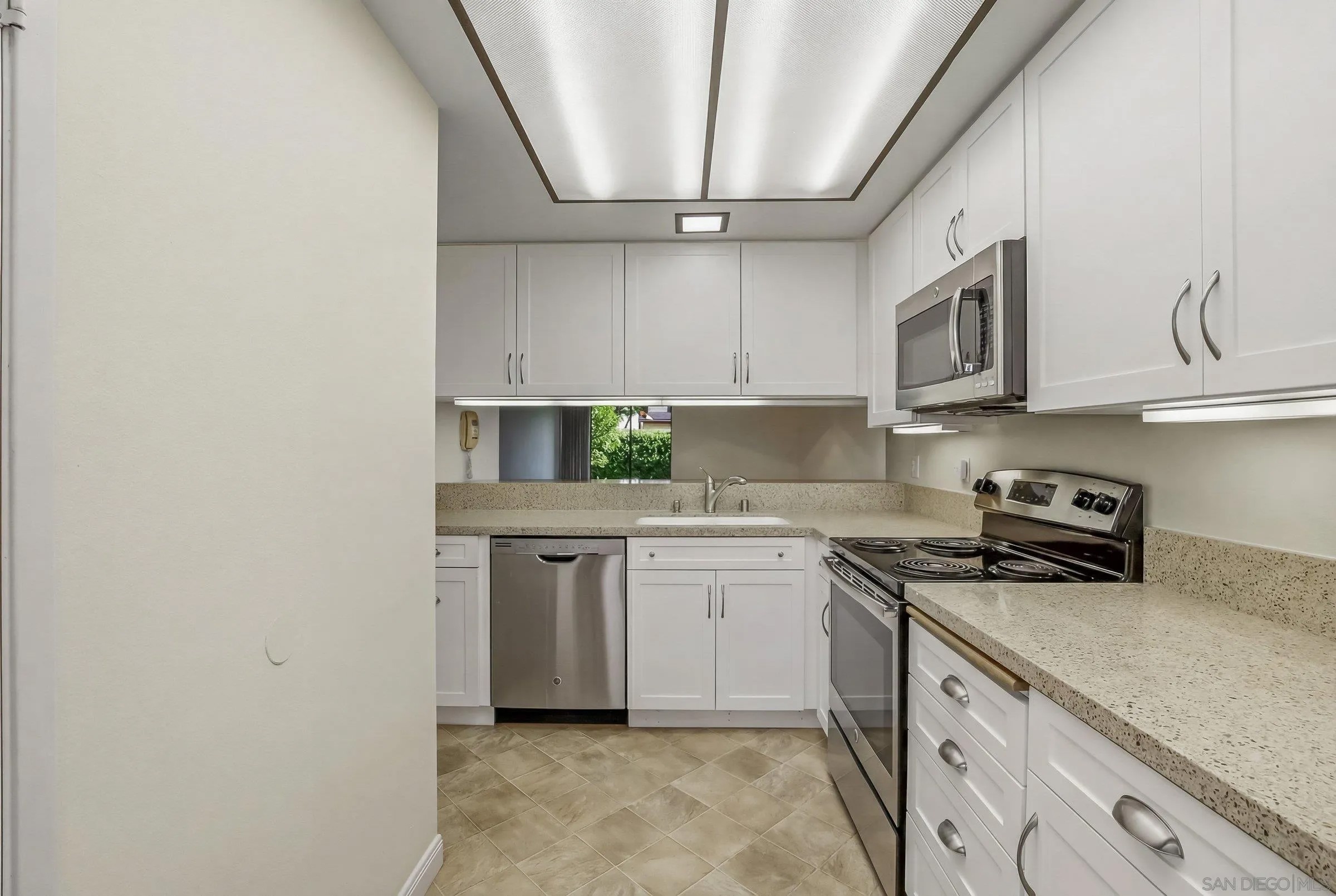 3130 Avenida de Portugal 102