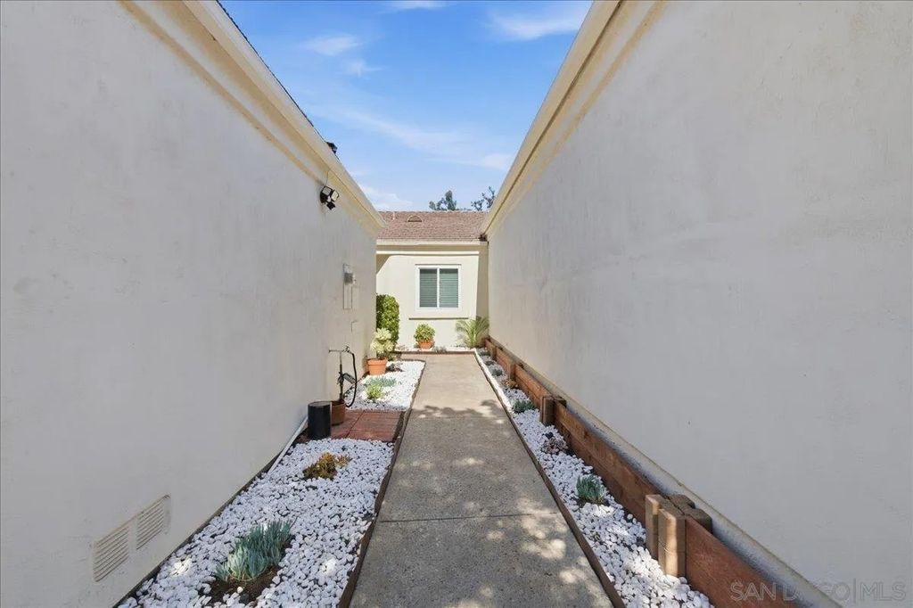 Photo of 29414 Circle R Greens, Escondido, CA 92026 (MLS # 260002490)