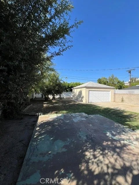 14601 Huston Street