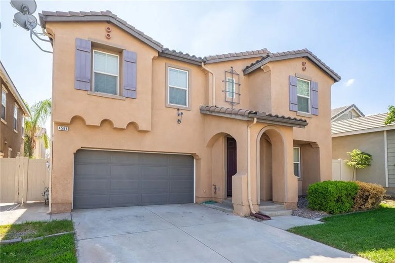 4588 Vincent Way