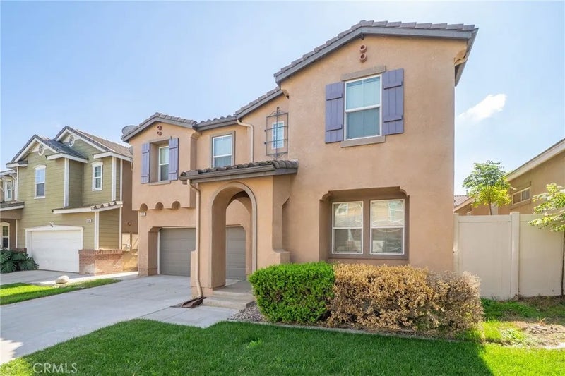 4588 Vincent Way