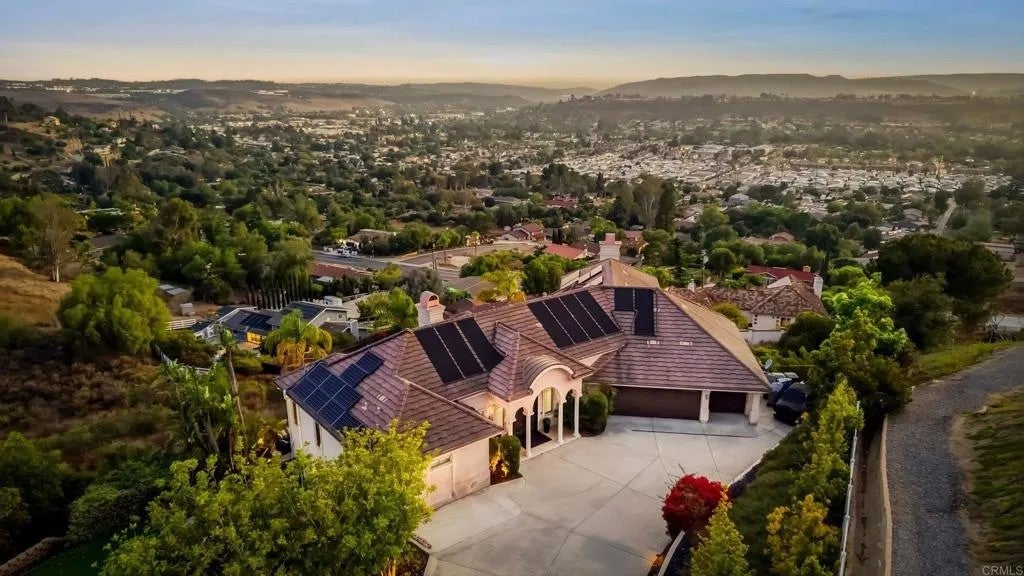 14040 Iris Lane
