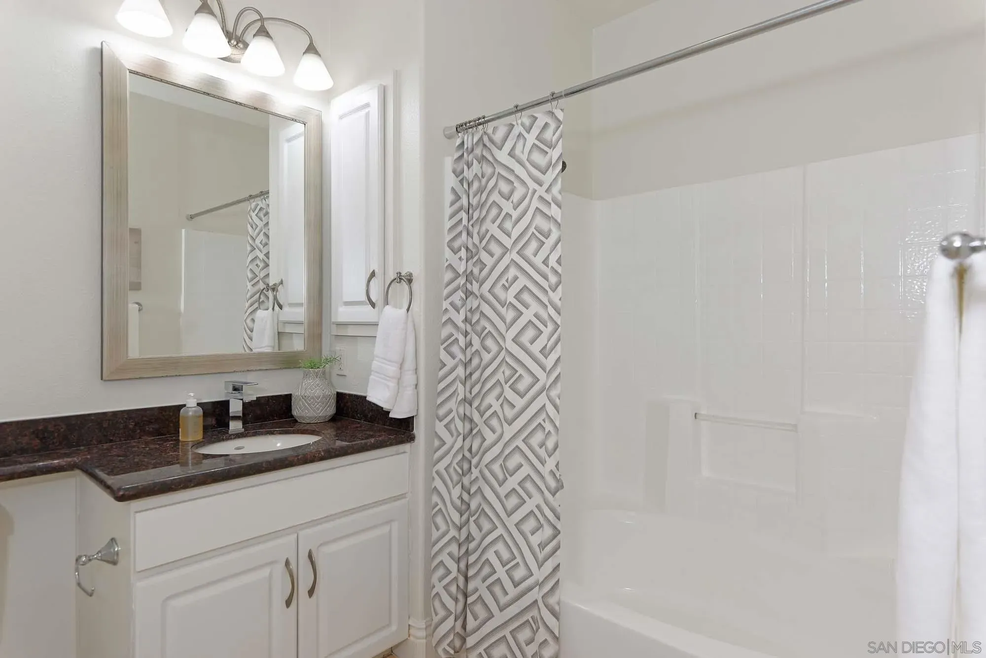 San Diego, California 92130, United States, 1 Bedroom Bedrooms, ,1 BathroomBathrooms,Residential,Active,159747