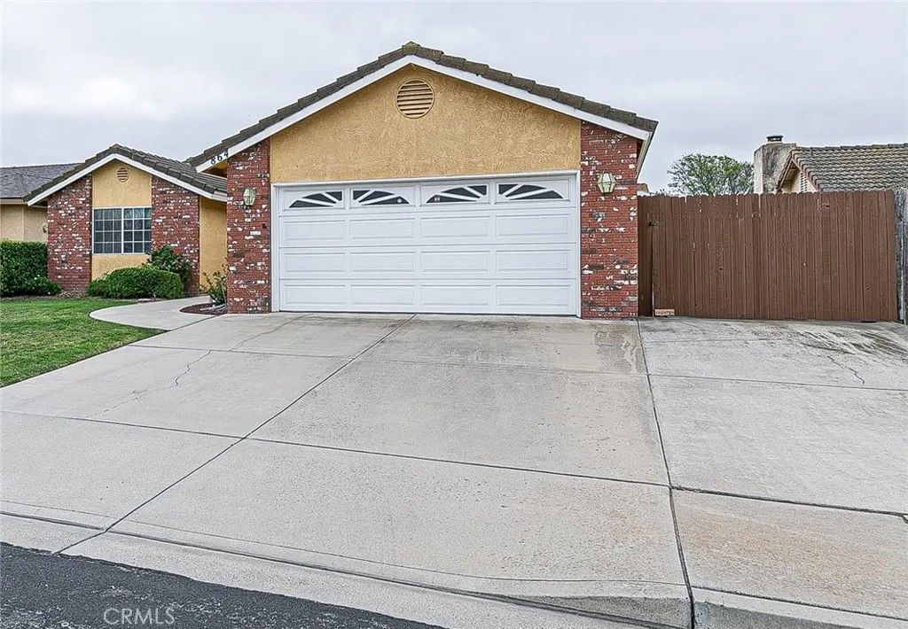 Photo of 864 Sunshine Court, Santa Maria, CA 93455 (MLS # PI26061013)