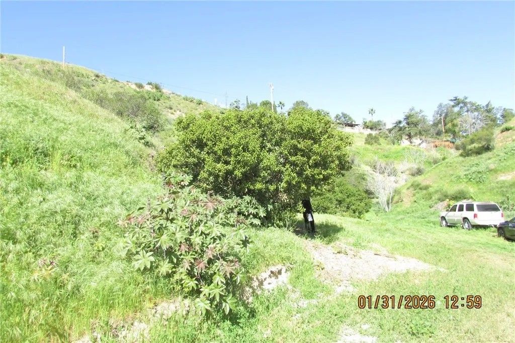 Photo of 8001 Denivelle Rd, Sunland, CA 91040 (MLS # SR26024846)