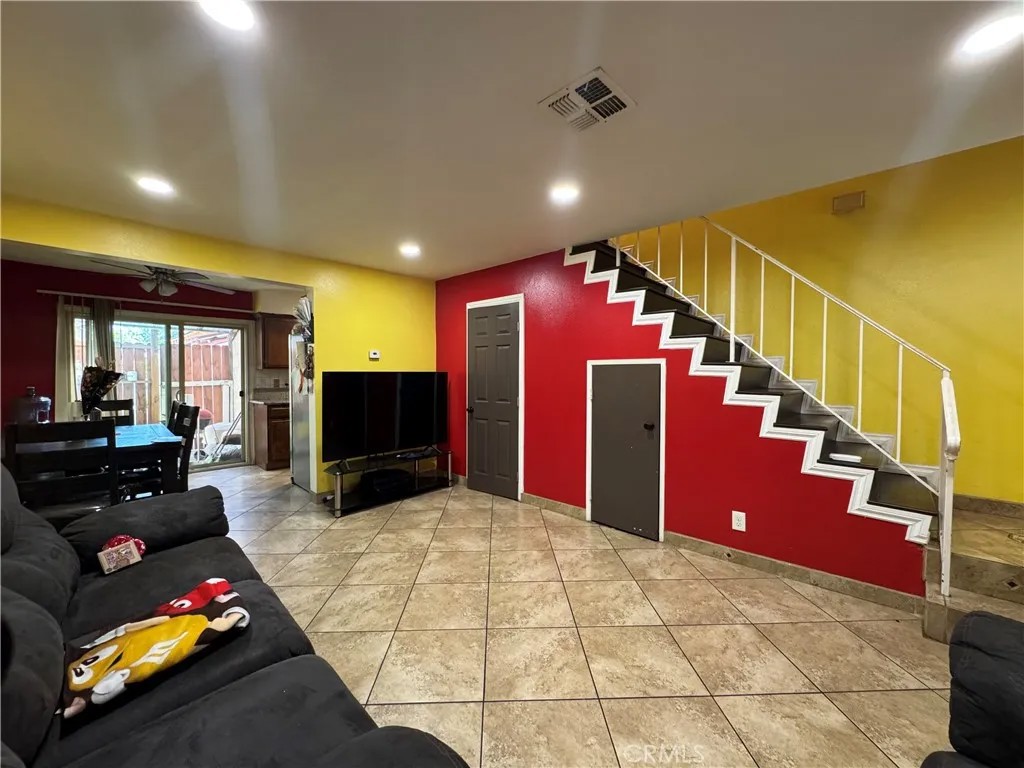 13851 Los Angeles B