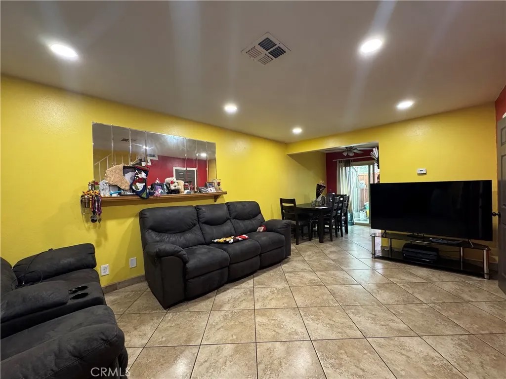 13851 Los Angeles B