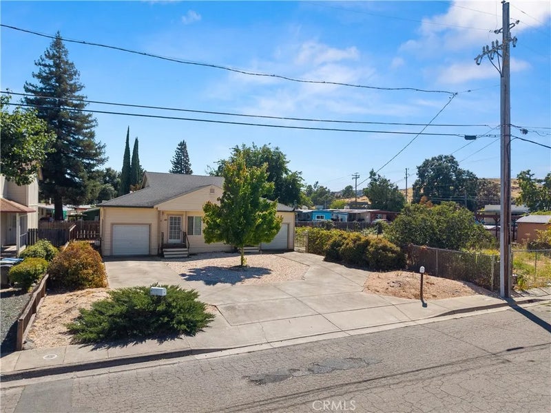 85 Royale Avenue