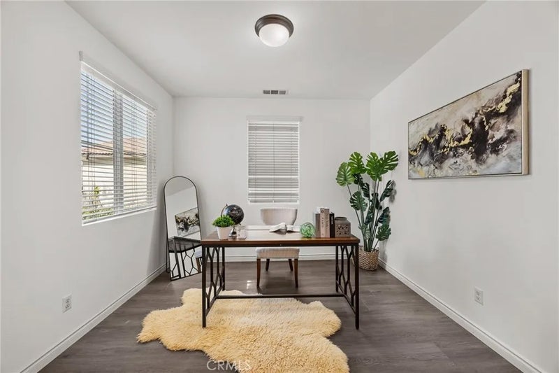 17044 Cerritos