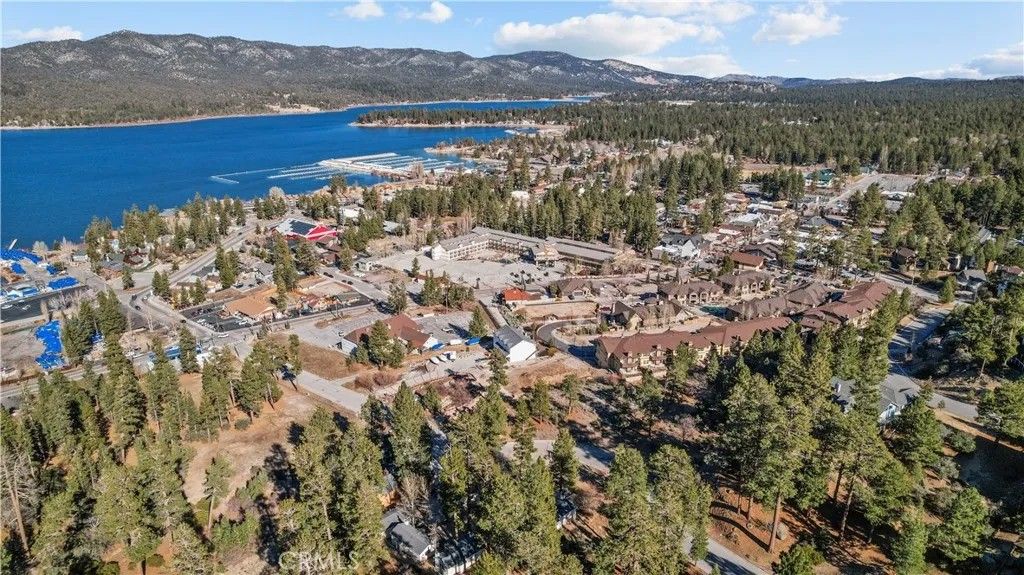 Photo of 714 Paine Rd, Big Bear Lake, CA 92315 (MLS # SR26009395)