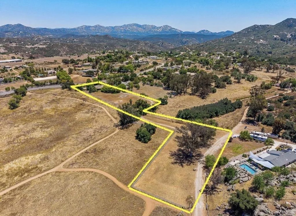2445 Southern Oak Road