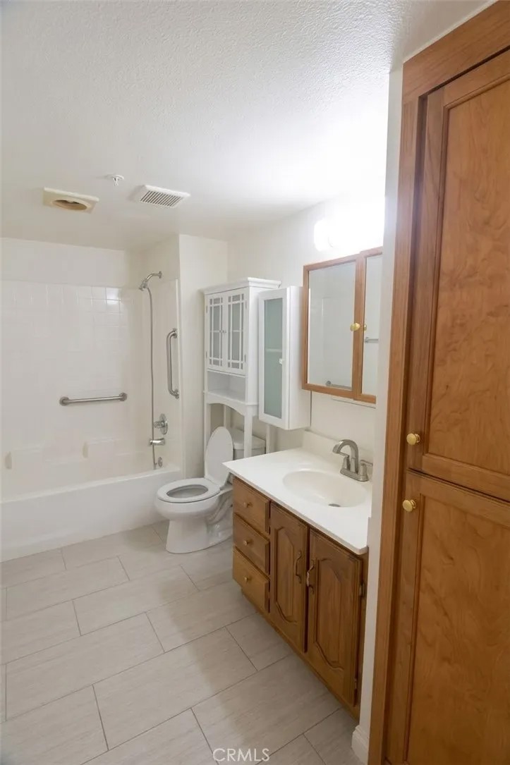 111 Marguerita Avenue 102