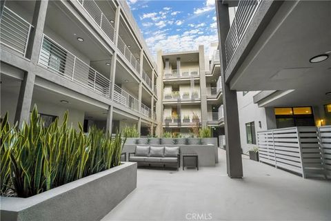 Tiny photo for 178 S Euclid Avenue #412, Pasadena, CA 91101 (MLS # SR25246383)
