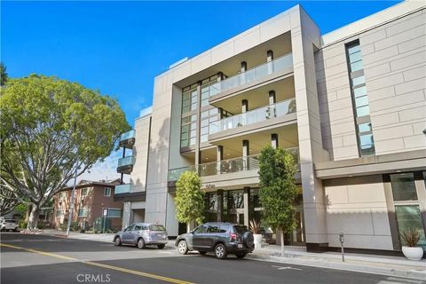 Tiny photo for 178 S Euclid Avenue #412, Pasadena, CA 91101 (MLS # SR25246383)