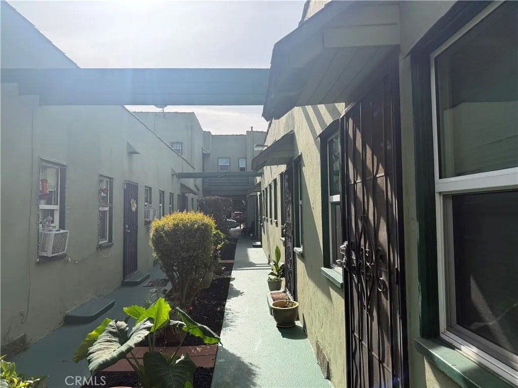 Photo of 1917 E 4th St #9, Long Beach, CA 90802 (MLS # PW26018017)