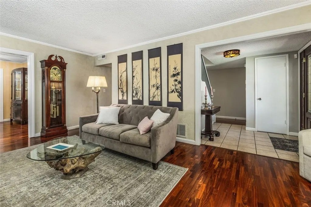 1734 Bluestone