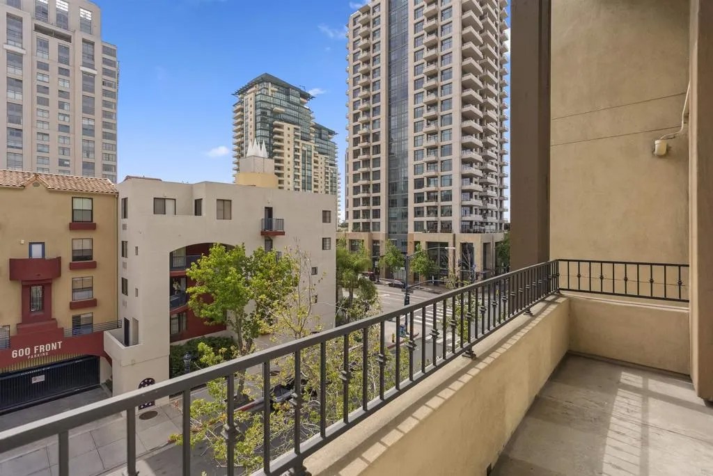 301 W G Street 433