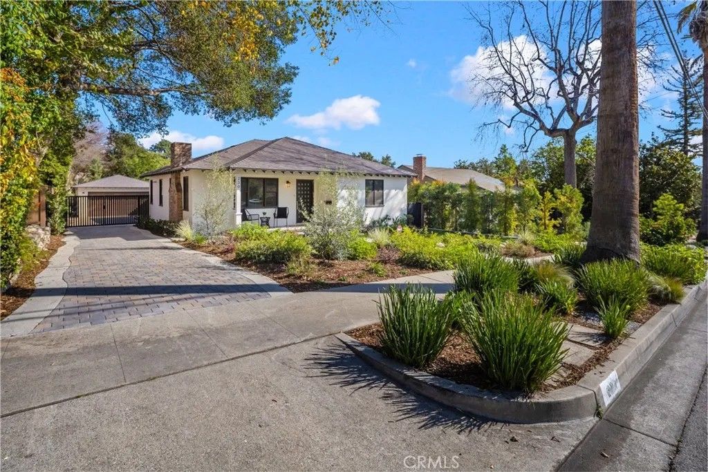 Photo of 230 N Sunnyside Avenue, Sierra Madre, CA 91024 (MLS # AR26066458)