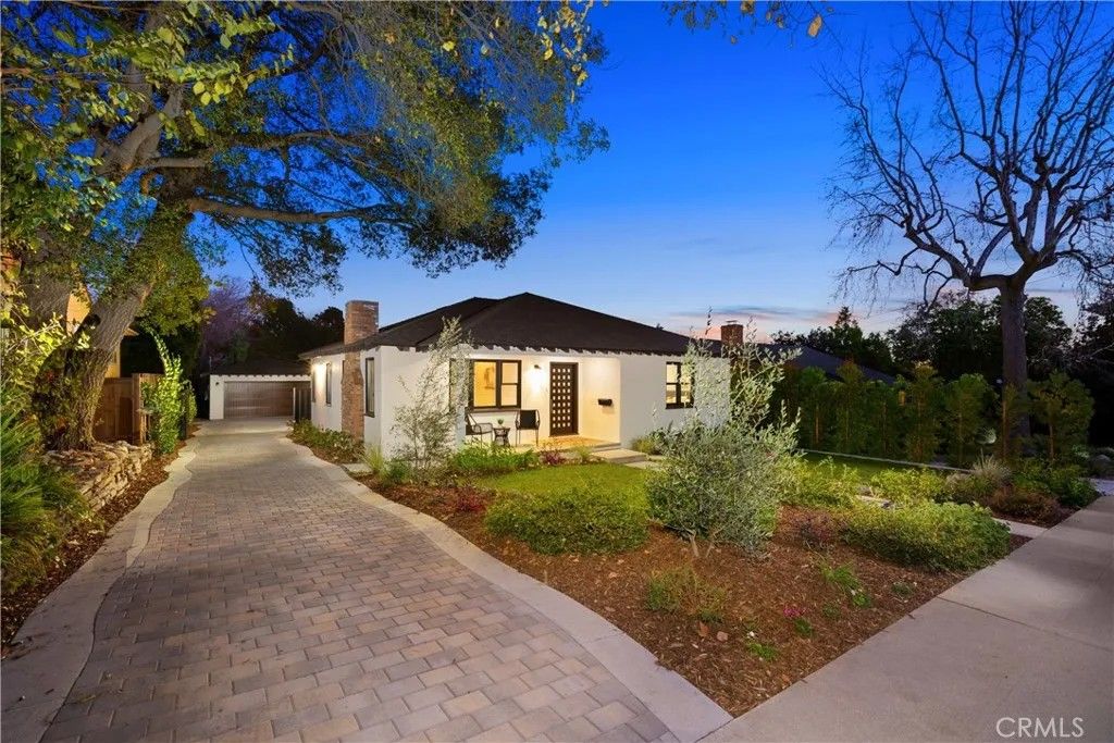 Photo of 230 N Sunnyside Avenue, Sierra Madre, CA 91024 (MLS # AR26066458)