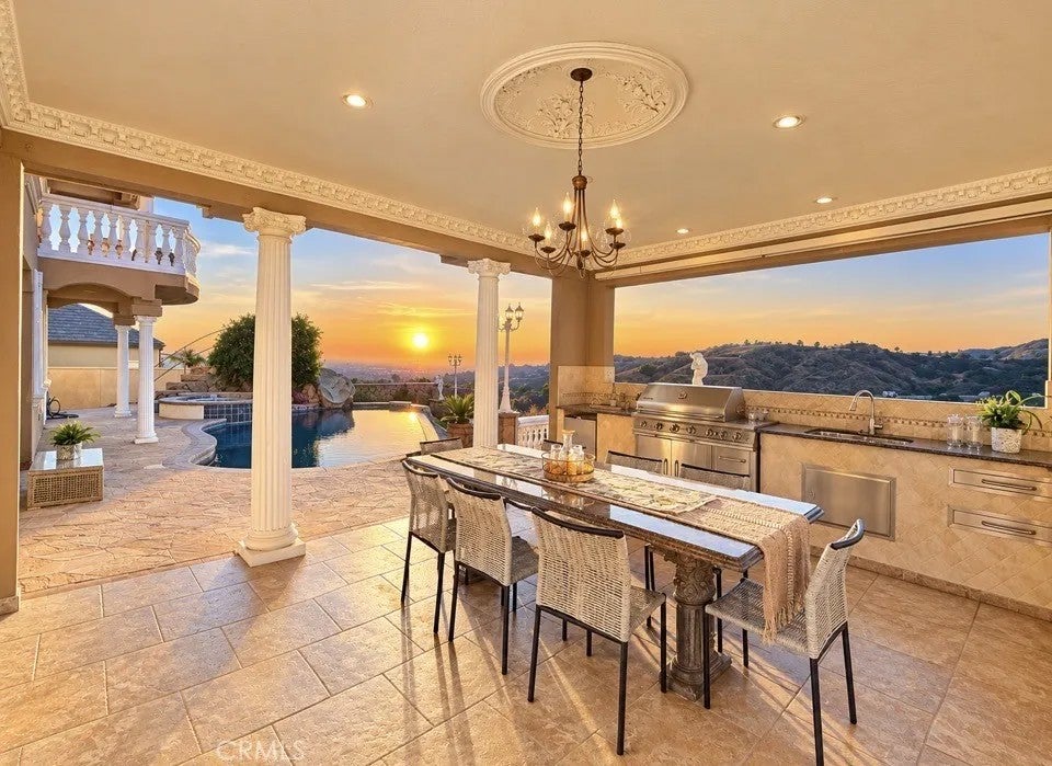 15931 Aurora Crest