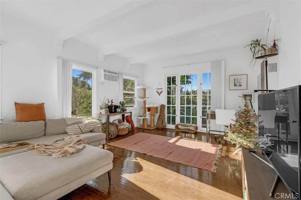 534 S Coronado