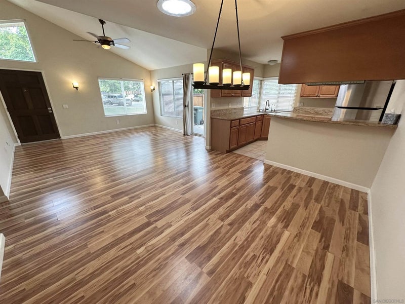 2035 Shadytree Ln