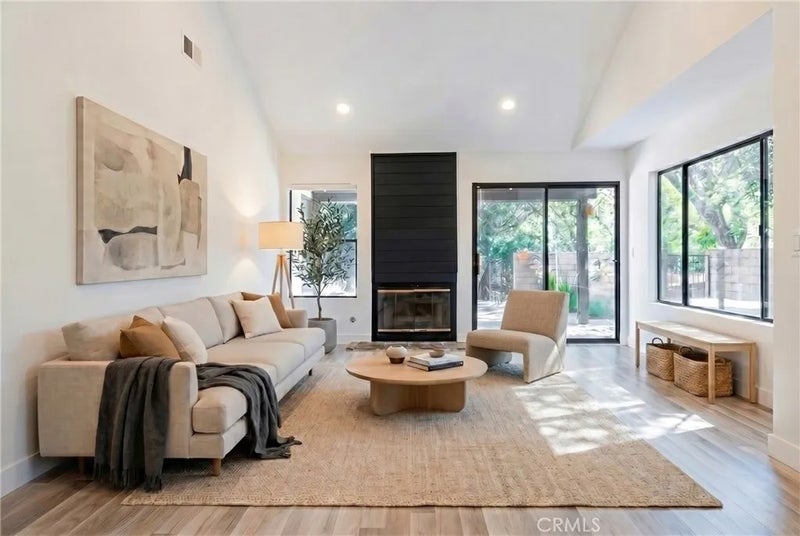 9138 Tujunga Canyon