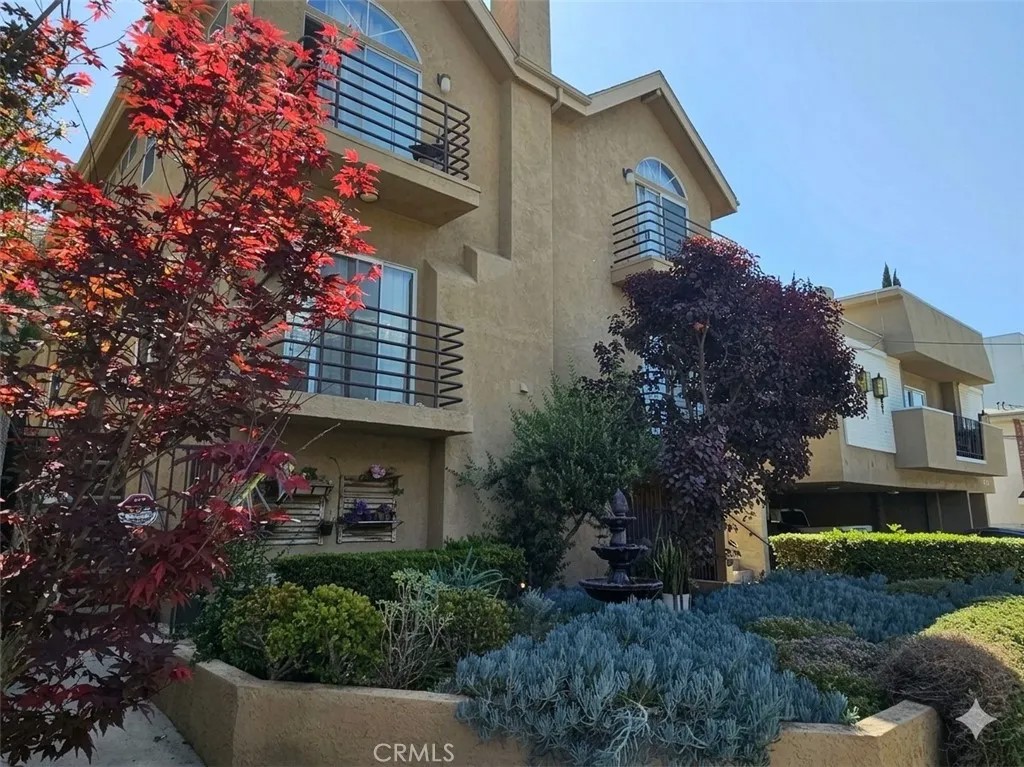 1416 N Vista