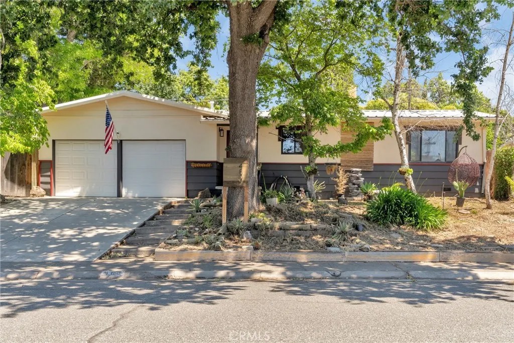 480 Redwood Way