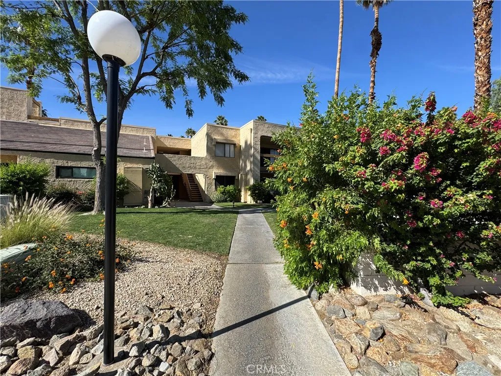 5300 E Waverly Drive M4104