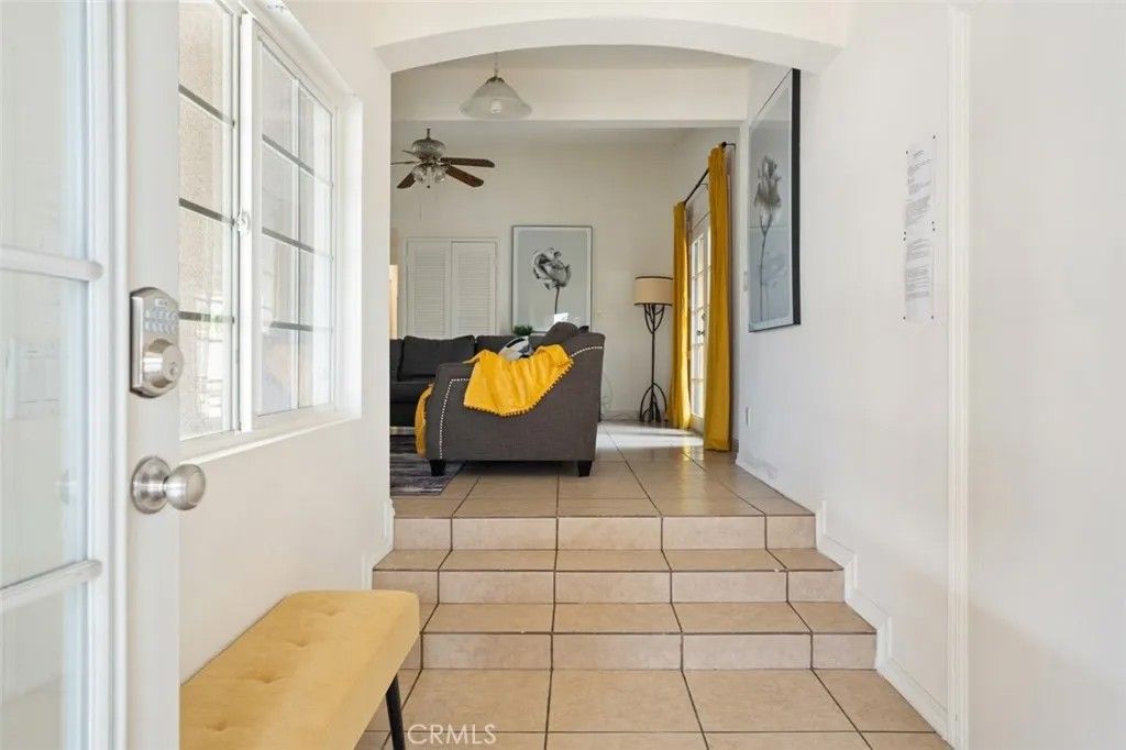 Photo of 710 Elmwood Dr, Escondido, CA 92025 (MLS # SR26078308)