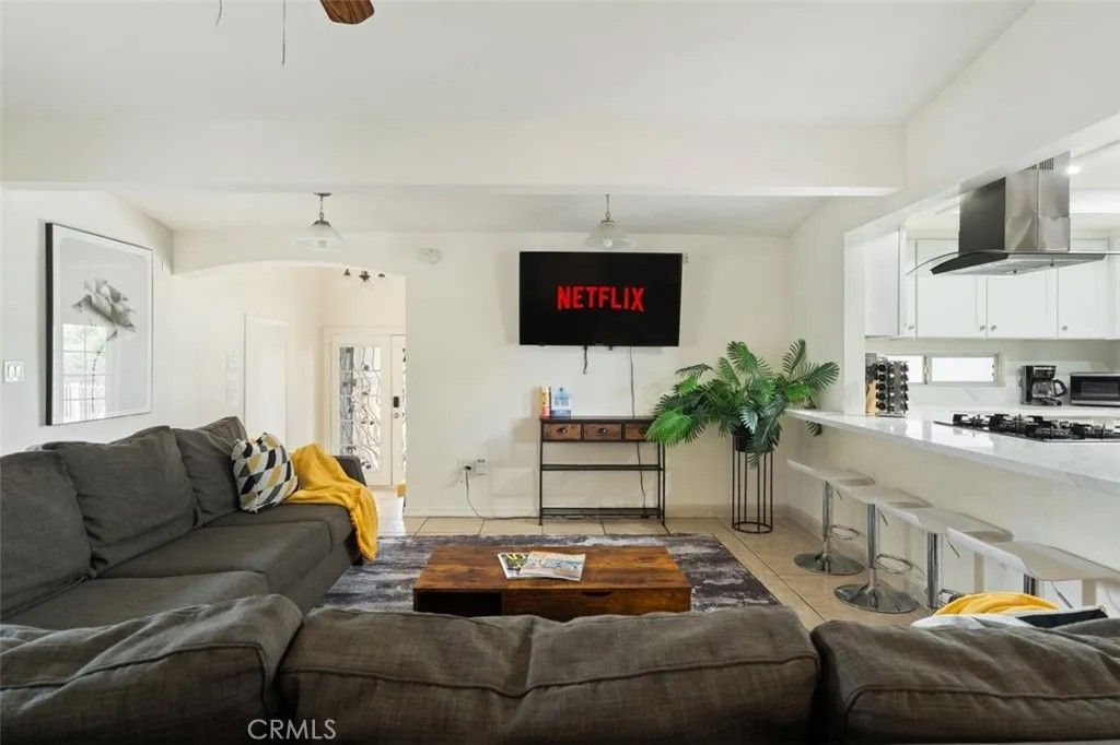 Photo of 710 Elmwood Dr, Escondido, CA 92025 (MLS # SR26078308)