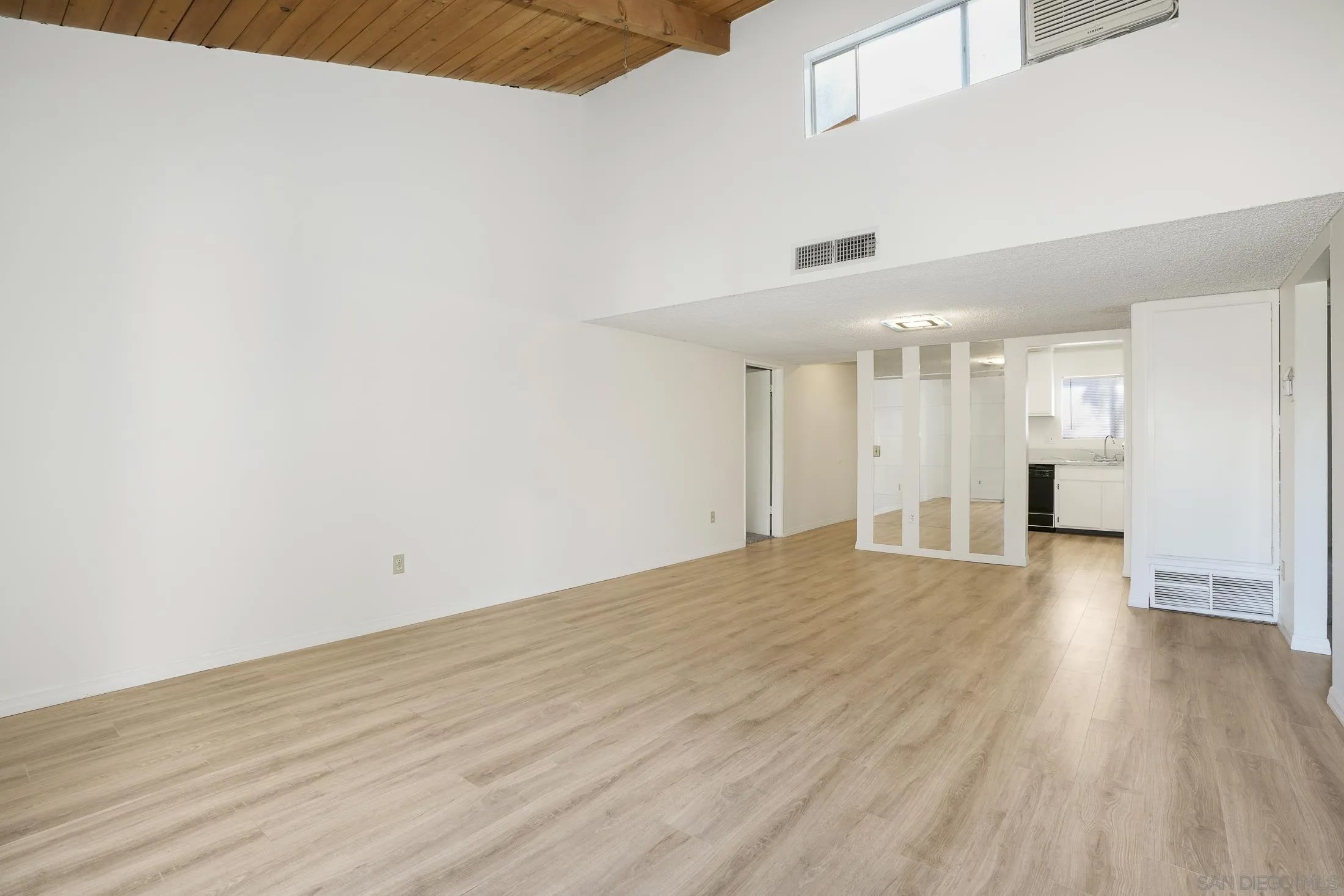10331 Lindley Ave 266
