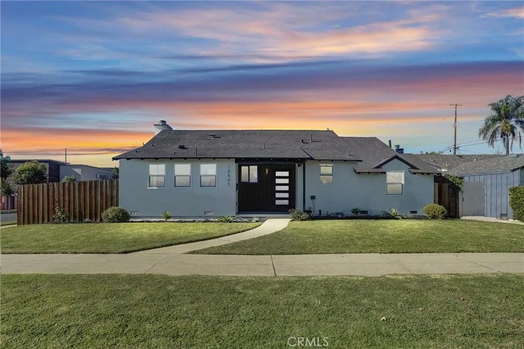 Photo of 10505 Halbrent, Mission Hills (san Fernando), CA 91345 (MLS # CV25273604)