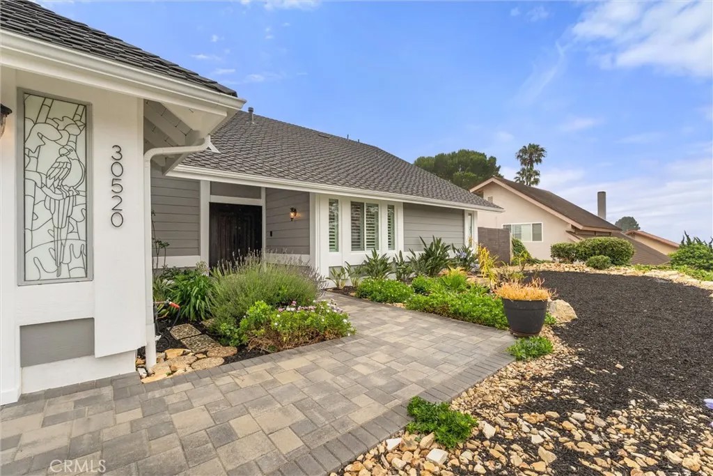 30520 Camino Porvenir