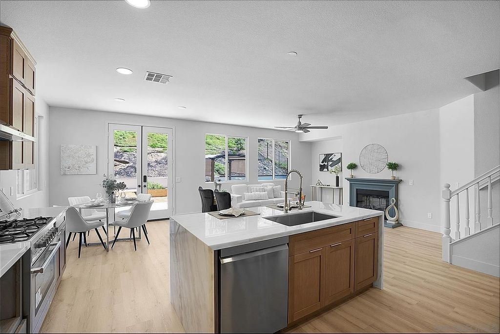 Photo of 1120 Parkview Dr, Oceanside, CA 92057 (MLS # 250040780)